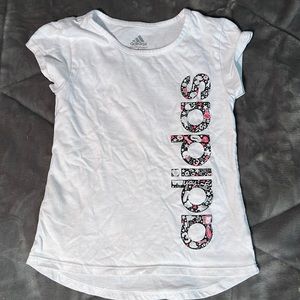 A little wrinkled but lightly used adidas t-shirt size 6 in kids